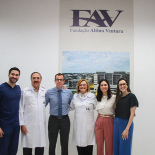 DR. RUBENS BELFORT NETO PALESTRA NO SIMPÓSIO CIENTÍFICO DA FAV